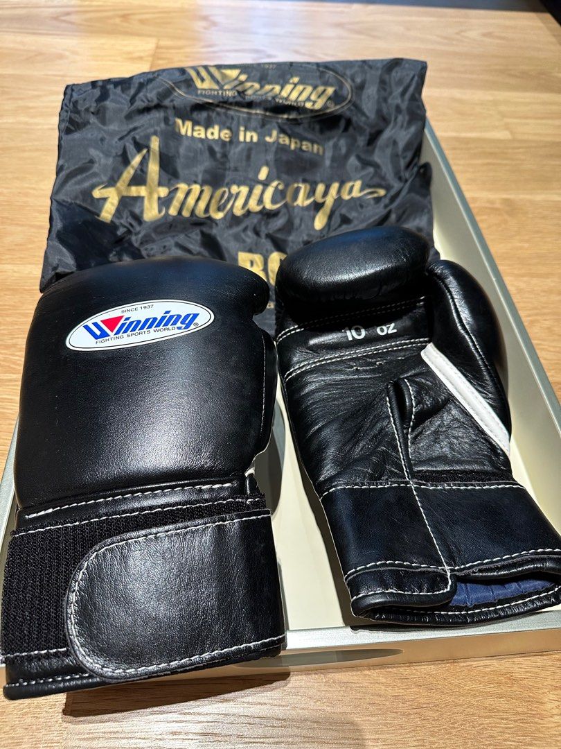 Winning boxing gloves made in Japan 10 oz, Sports Equipment, Other