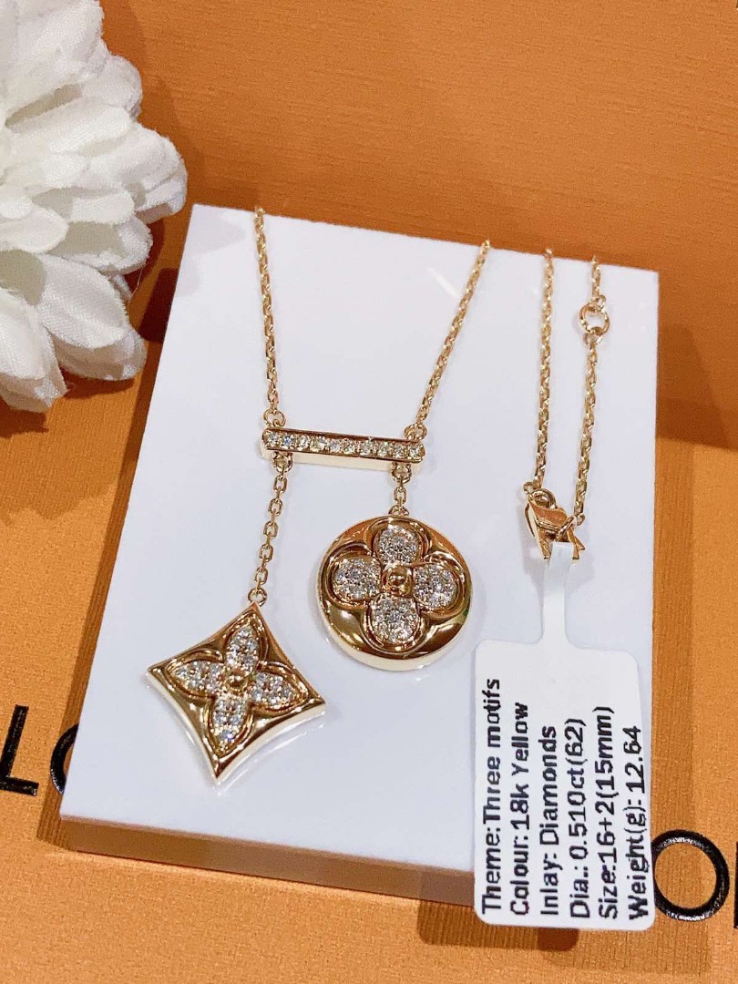 15mm Lv diamond necklace Hk on Carousell