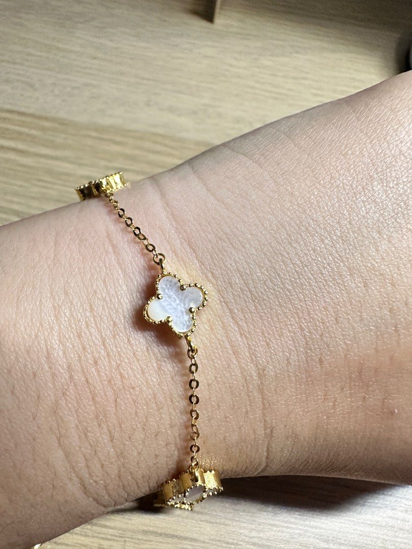 Gold clover bracelet outlet