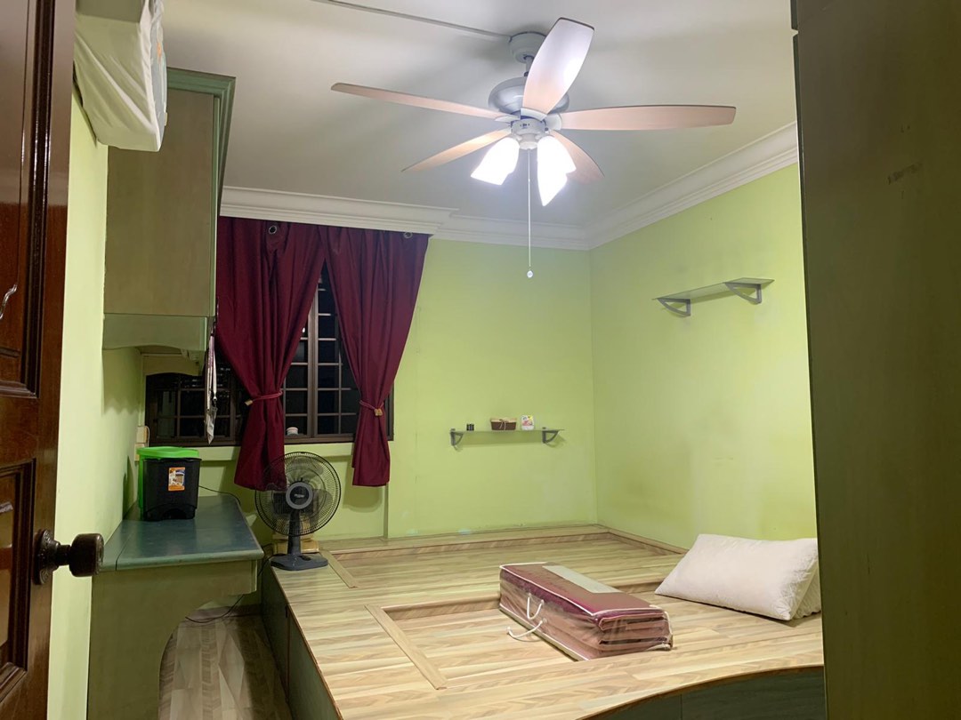 (Category: ) located in . Submitted by ethanloo (Listing ID 1234833669, Image 1). Description: .