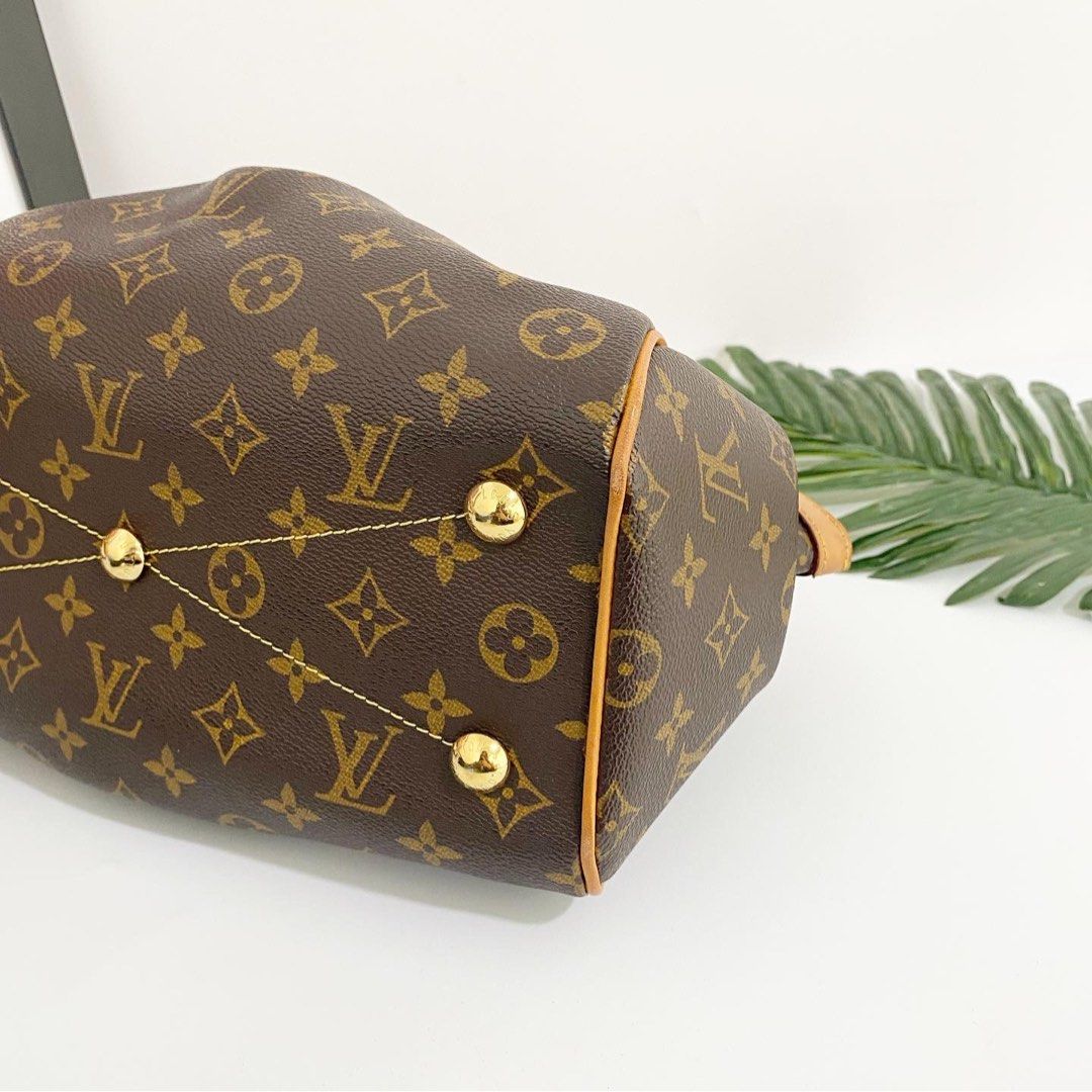 💯% Authentic LV Monogram Tivoli PM Bag, Luxury, Bags & Wallets on Carousell
