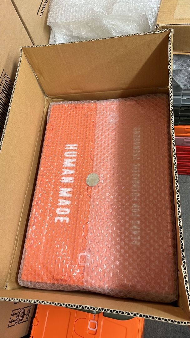 全新,有運輸箱) HUMAN MADE CONTAINER 50L Orange 收納櫃50L, 名牌