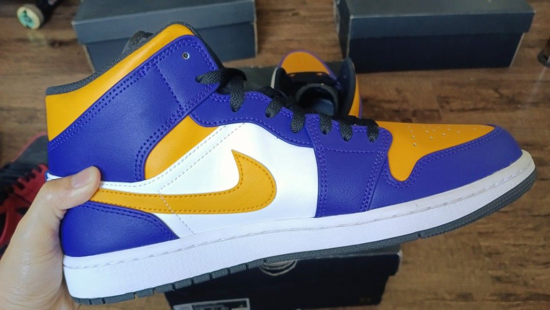 Air jordan 1 retro mid lakers edition online
