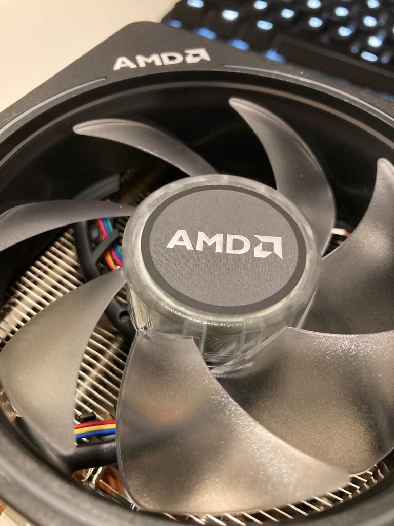 AMD Wraith Prism Ryzen CPU Stock Cooler Fan [BROKEN PLASTIC PART] [CPU