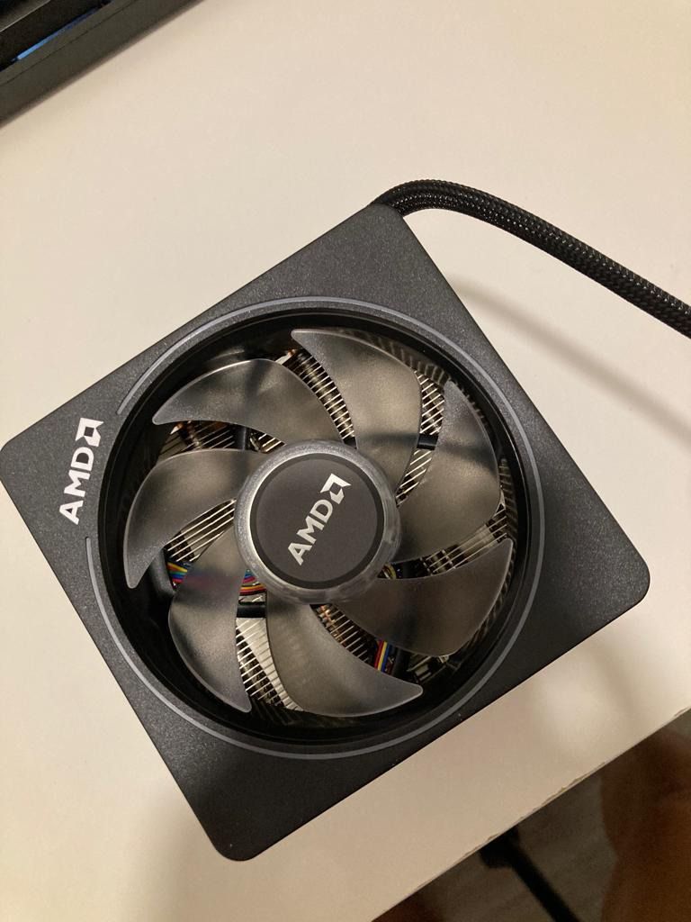 AMD Wraith Prism Ryzen CPU Stock Cooler Fan [BROKEN PLASTIC PART] [CPU