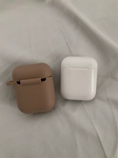Apple Airpods 2nd gen charging case ONLY