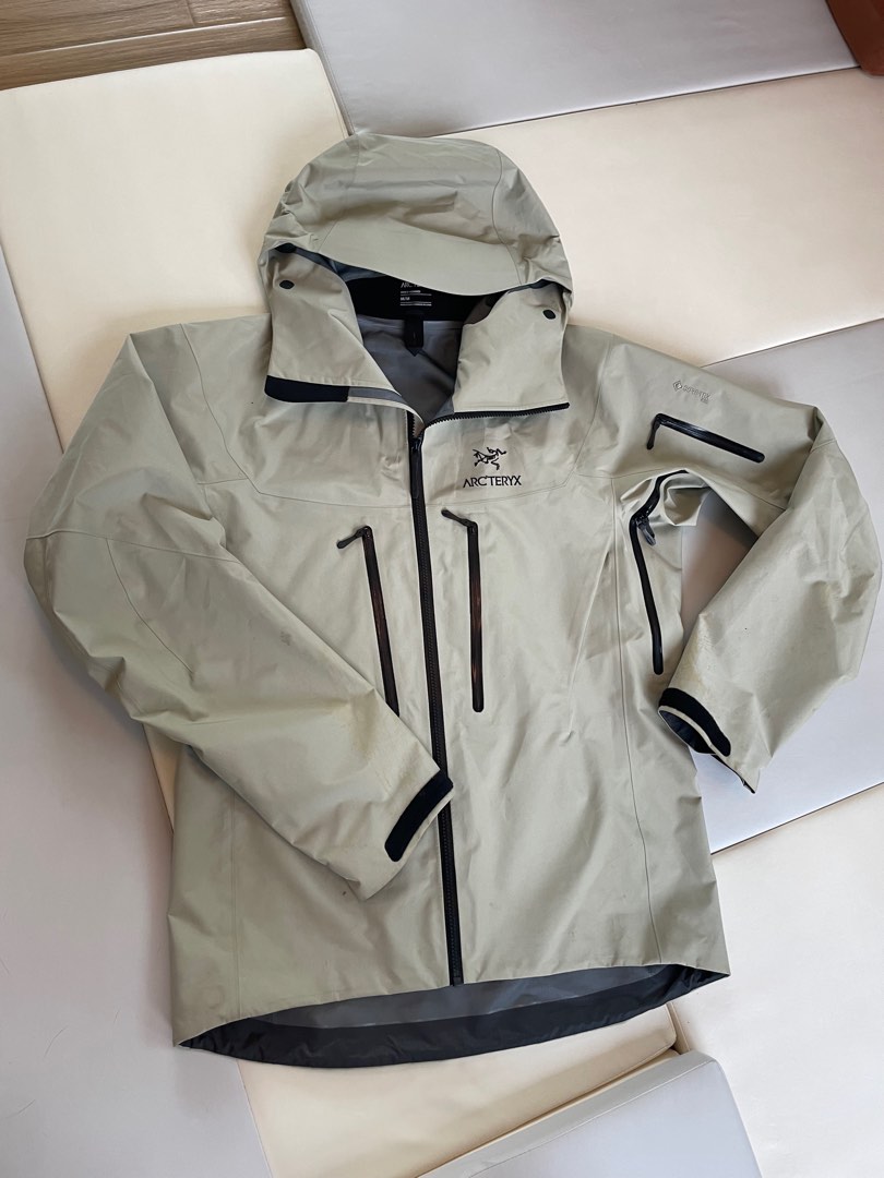 ARCTERYX Alpha SV/AR 24K Jacket, 男裝, 外套及戶外衣服- Carousell