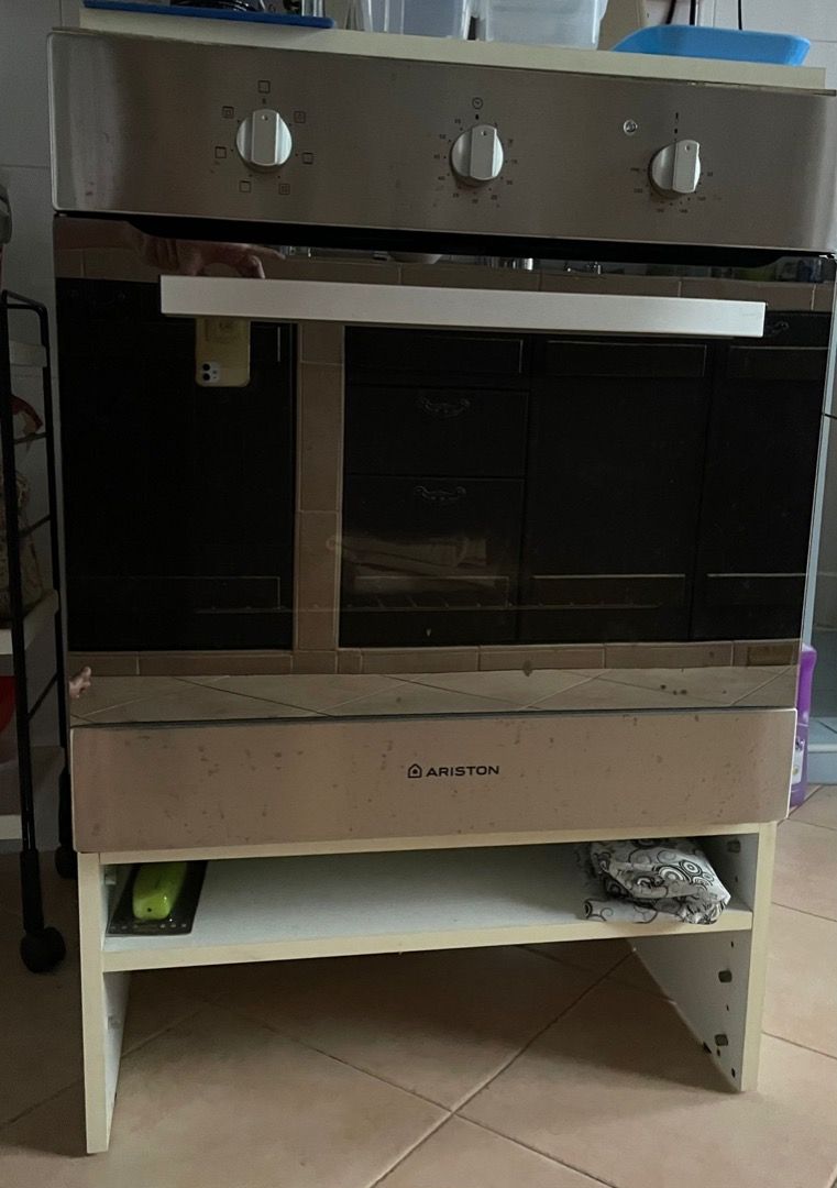 Ariston oven, TV & Home Appliances, Kitchen Appliances, Ovens