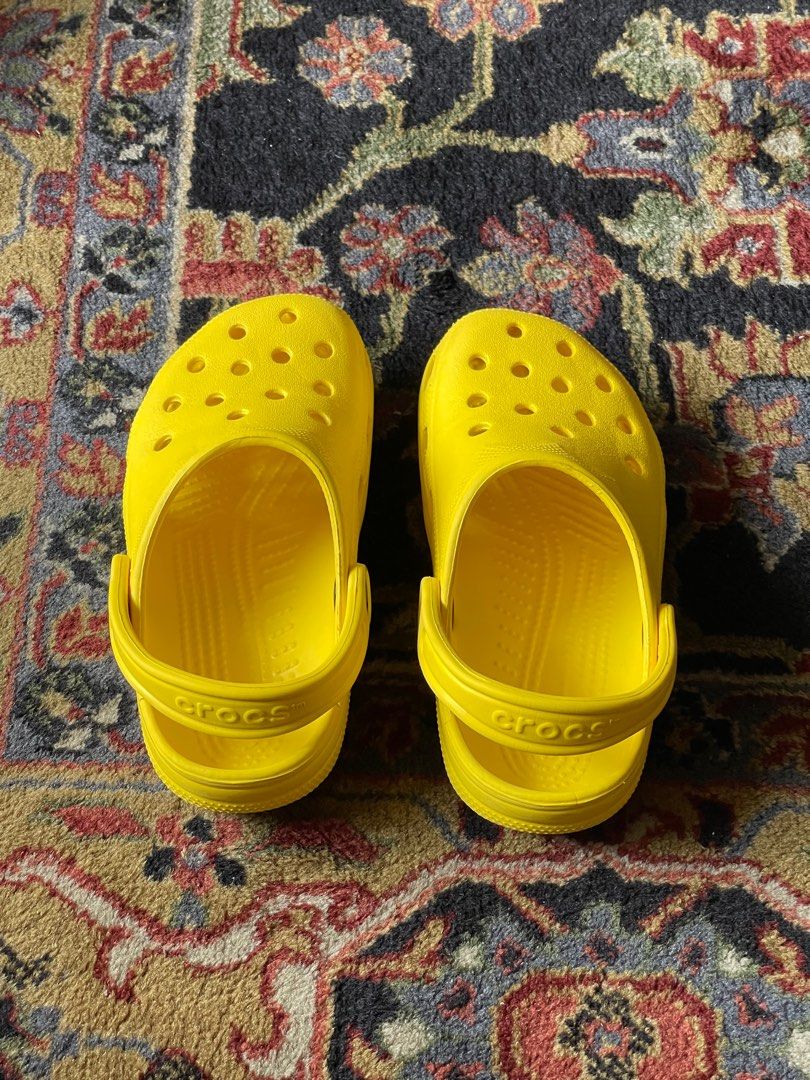Yellow crocs size 5 womens store
