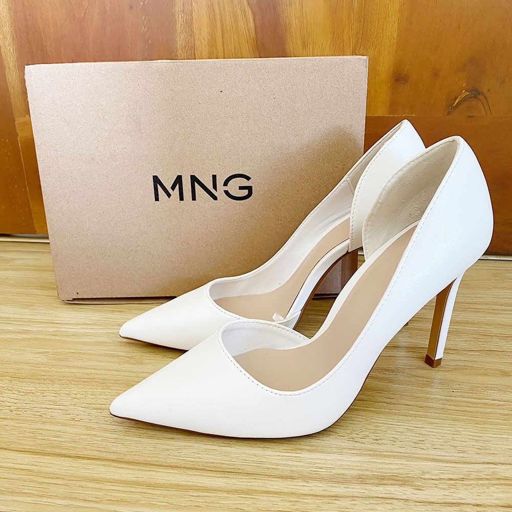 Womens white pumps size sale 5