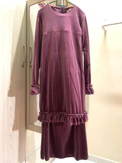 (Category: ) located in . Submitted by wardrobeacha (Listing ID 1234918604, Image 1). Description: .