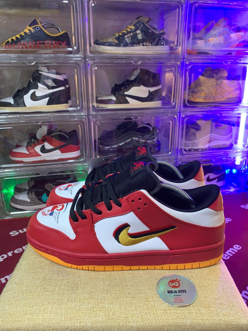 BISA COD / REKBER , NIKE SB DUNK LOW VIETNAM 25 ANNIVERSARY , NIKE SB DUNK LOW VIETNAM , NIKE SB