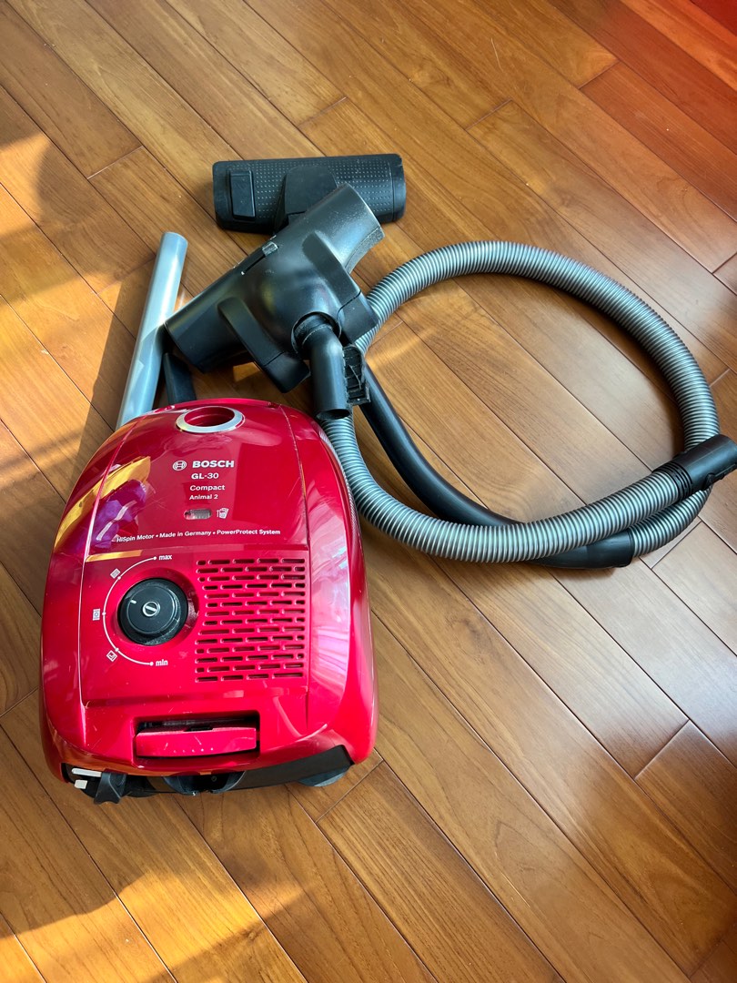 Bosch GL30 vacuum. Pick up Olympic/Taikoo station, 家庭電器, 吸塵機 ＆ 家居清潔電器