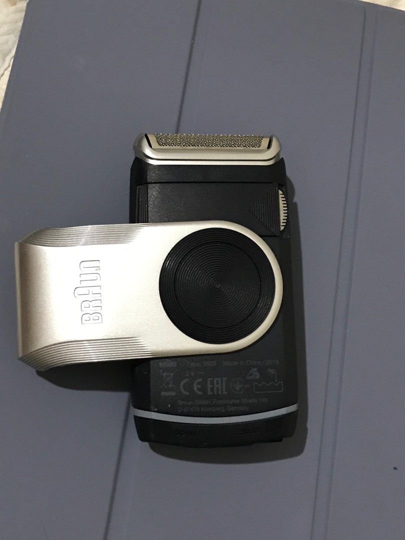 Braun MobileShave M-90, Beauty & Personal Care, Men's Grooming on Carousell