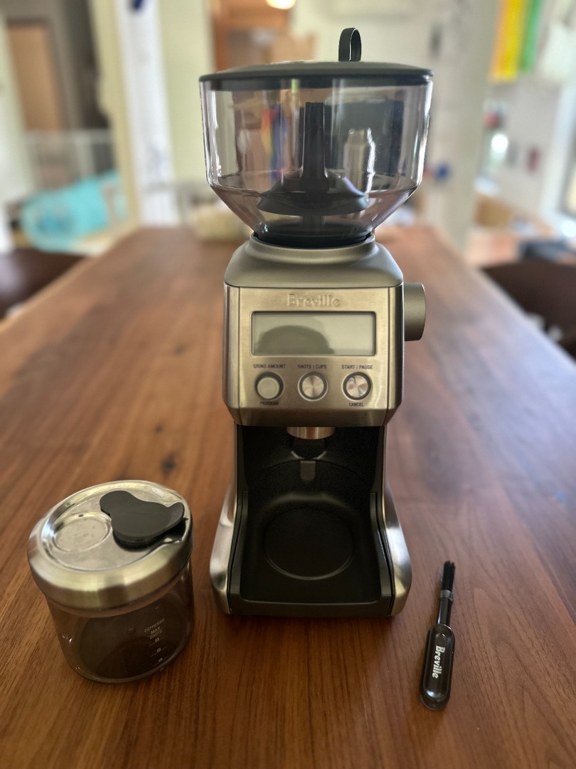 Breville Coffee Grinder (TBCG820) Like new, TV & Home Appliances