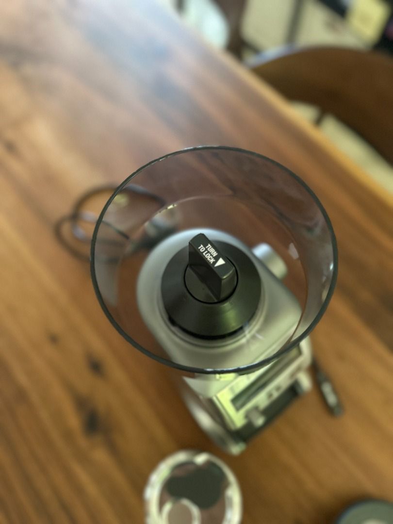 Breville Coffee Grinder (TBCG820) Like new, TV & Home Appliances