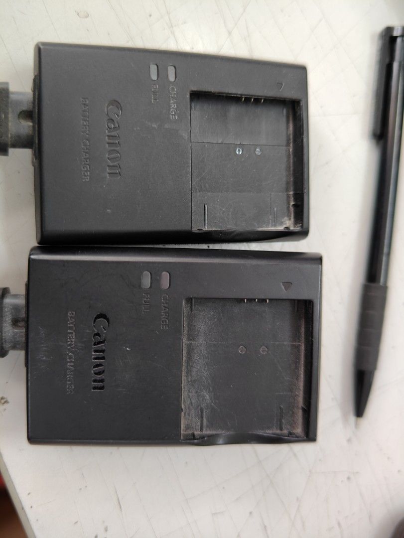 Canon CB-2LFE充電器共兩個, 攝影器材, 攝影配件, 電池及充電器- Carousell