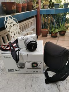 Canon EOS M10 Mirrorless Camera