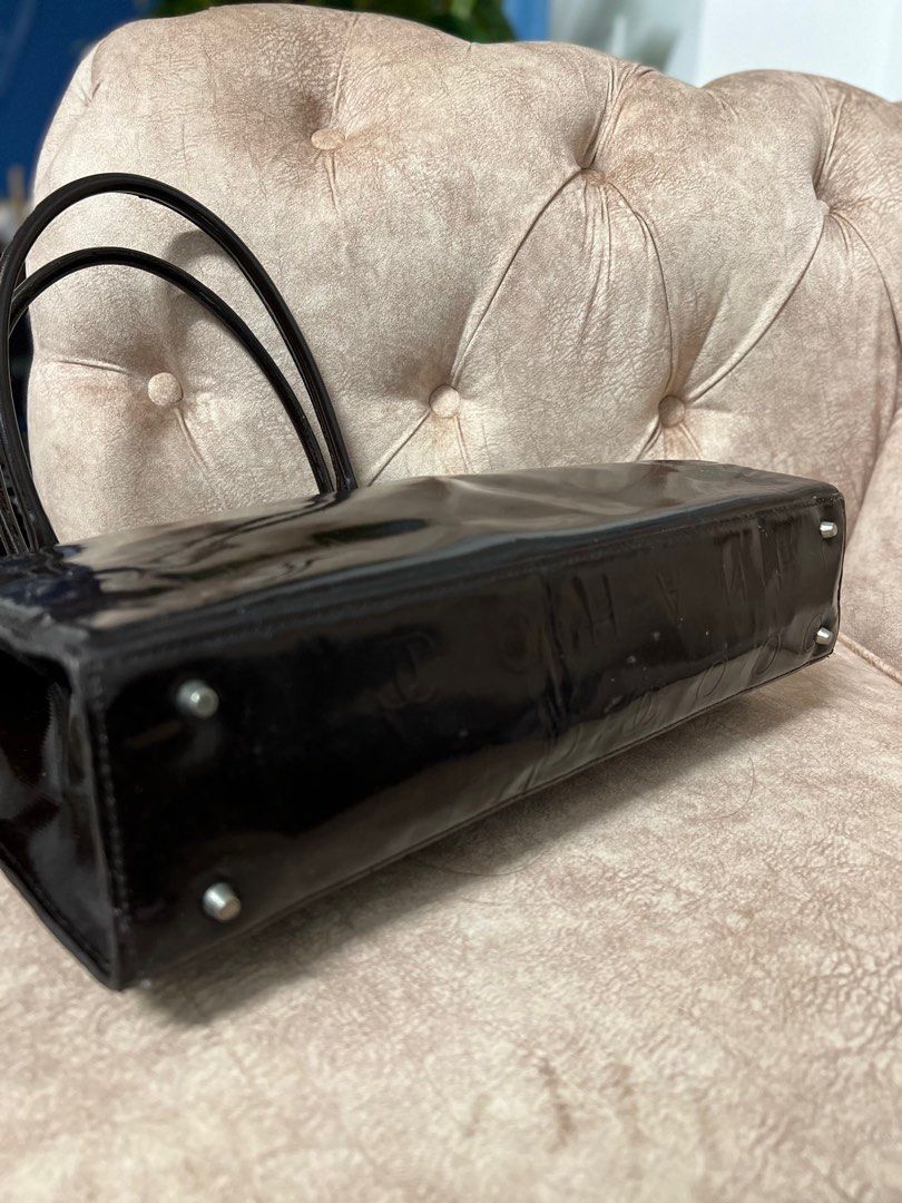 Chanel Shoulder tote, Luxury, Bags & Wallets on Carousell