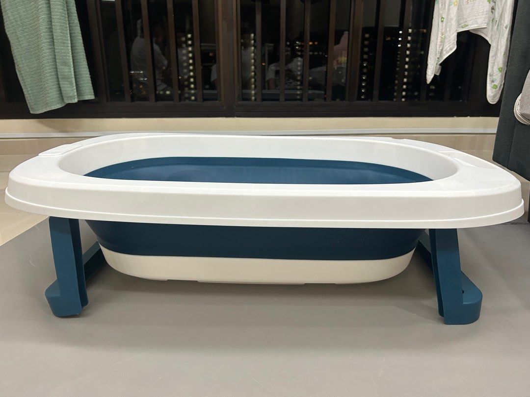 Digital temperature sensitive baby bath tub Large household portable folding bath tub Children's bath tub Children's bath tub