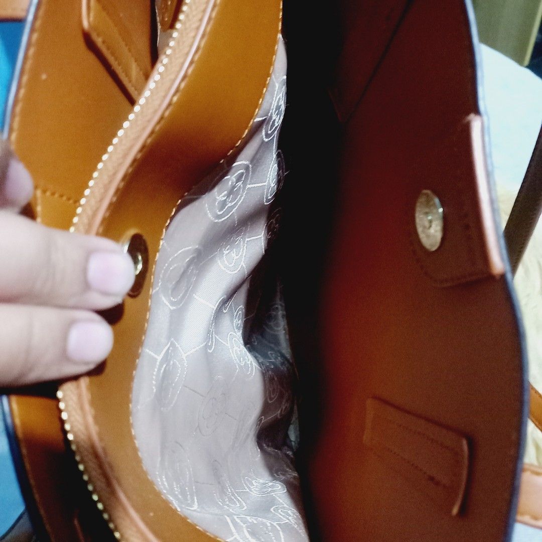 CLN Kiarra Tote Bag, Women's Fashion, Bags & Wallets, Tote Bags on Carousell