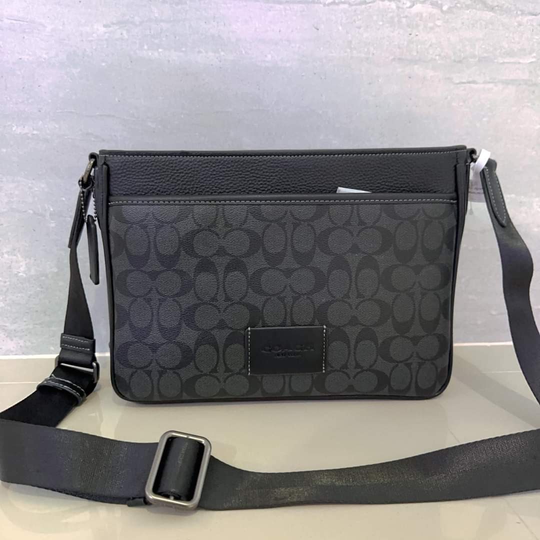 COACH DISTRICT CROSSBODY on Carousell