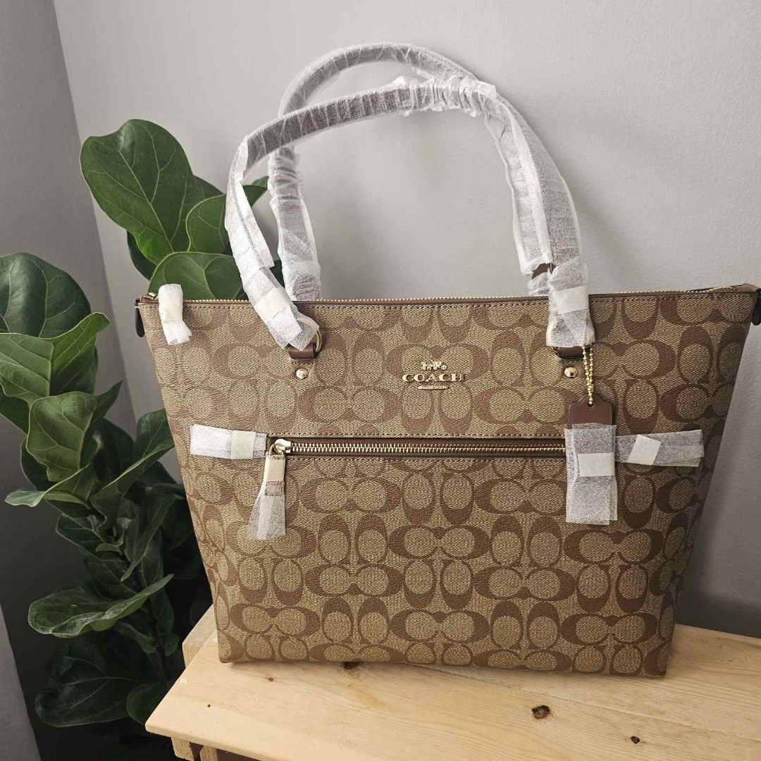 Original Coach Bag, Women's Fashion, Bags & Wallets, Tote Bags on Carousell