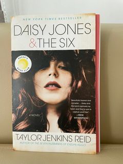 Daisy Jones & The Six by Taylor Jenkins Reid (US copy)