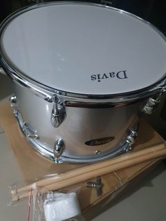 Davis Marching Snare Drum Silver 14"x 10" 6 Lugs.
