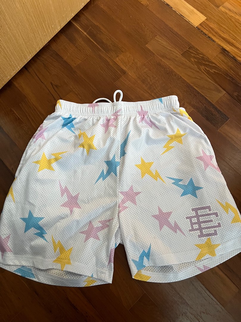 ee shorts, Men's Fashion, Bottoms, Shorts on Carousell