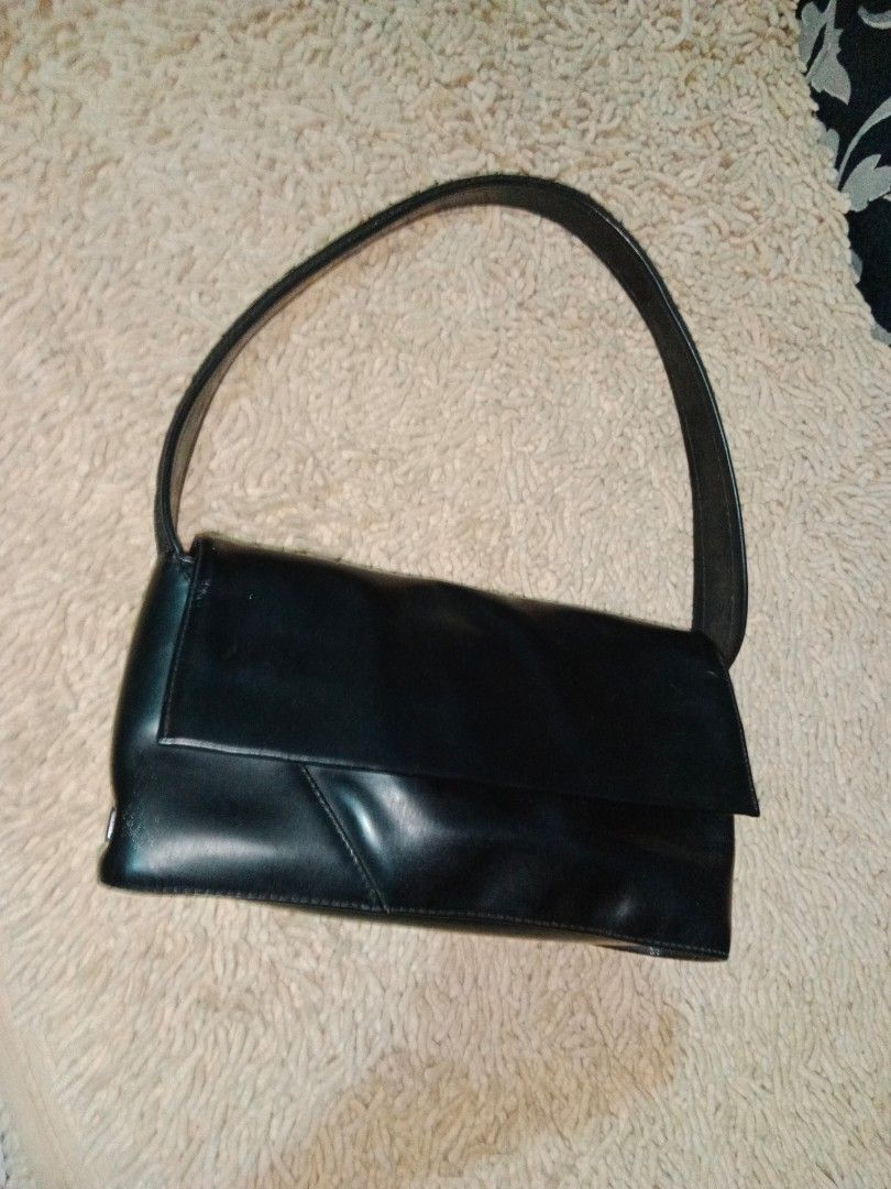 Authentic Enzo Angiolini shoulder bag on Carousell
