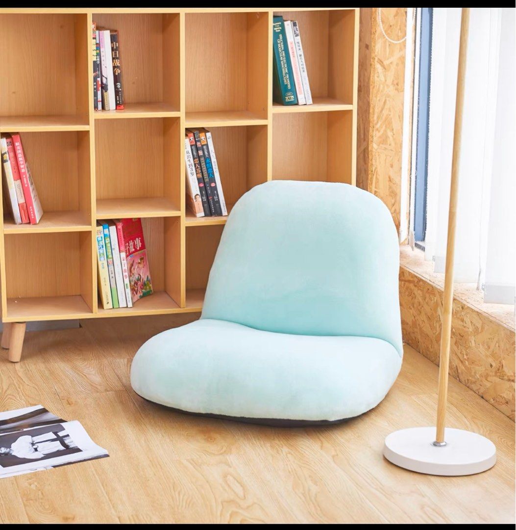 Fluffy top floor chair