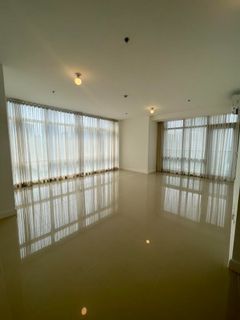 For Sale: 2 Bedroom Unit with Balcony in West Gallery Place, BGC