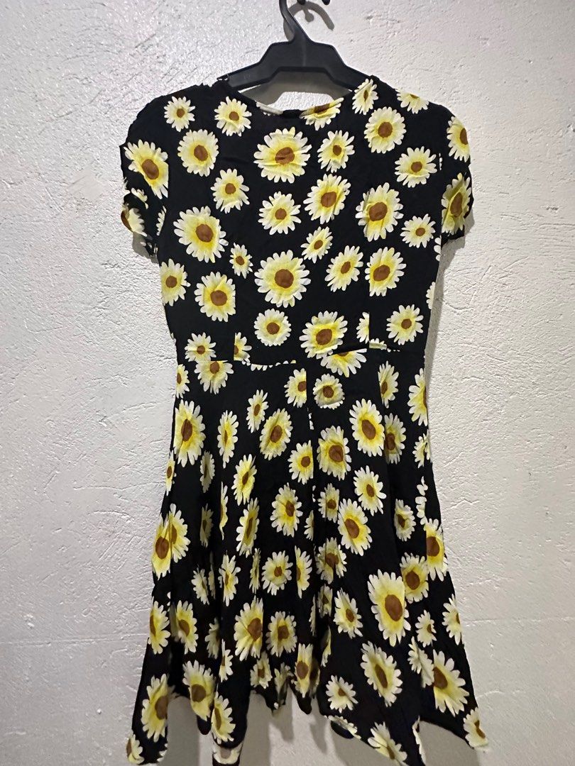 Forever 21 sunflower dress Women s Fashion Dresses Sets Dresses on Carousell