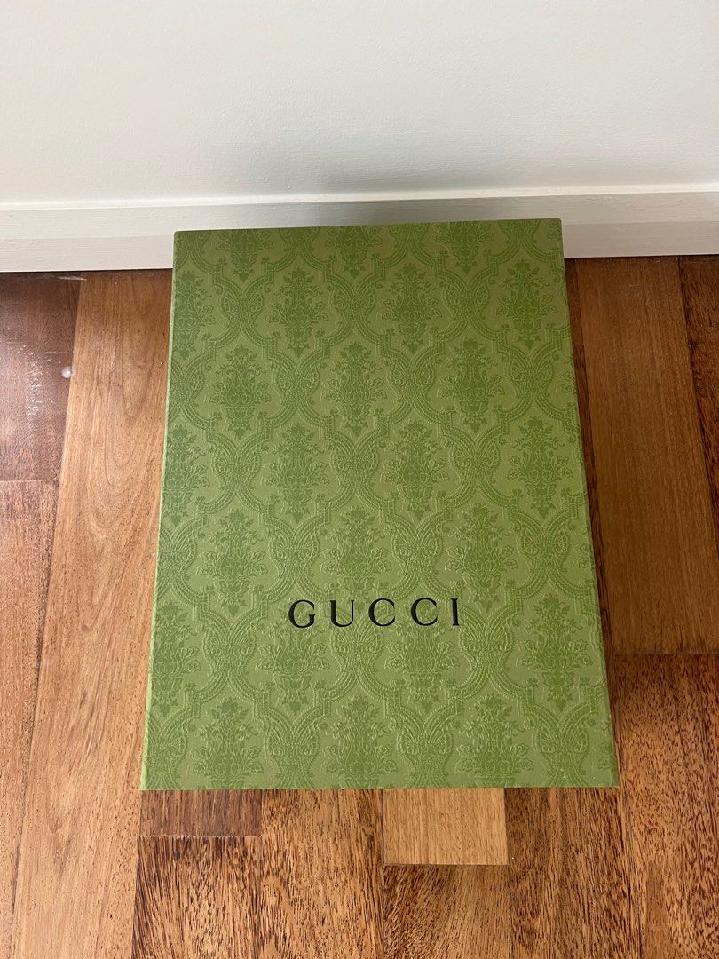 GUCCI box (Category: Bags & Wallets) located in Subang Jaya. Submitted by soffiaa (Listing ID 1234965378, Image 1). Description: Box only.