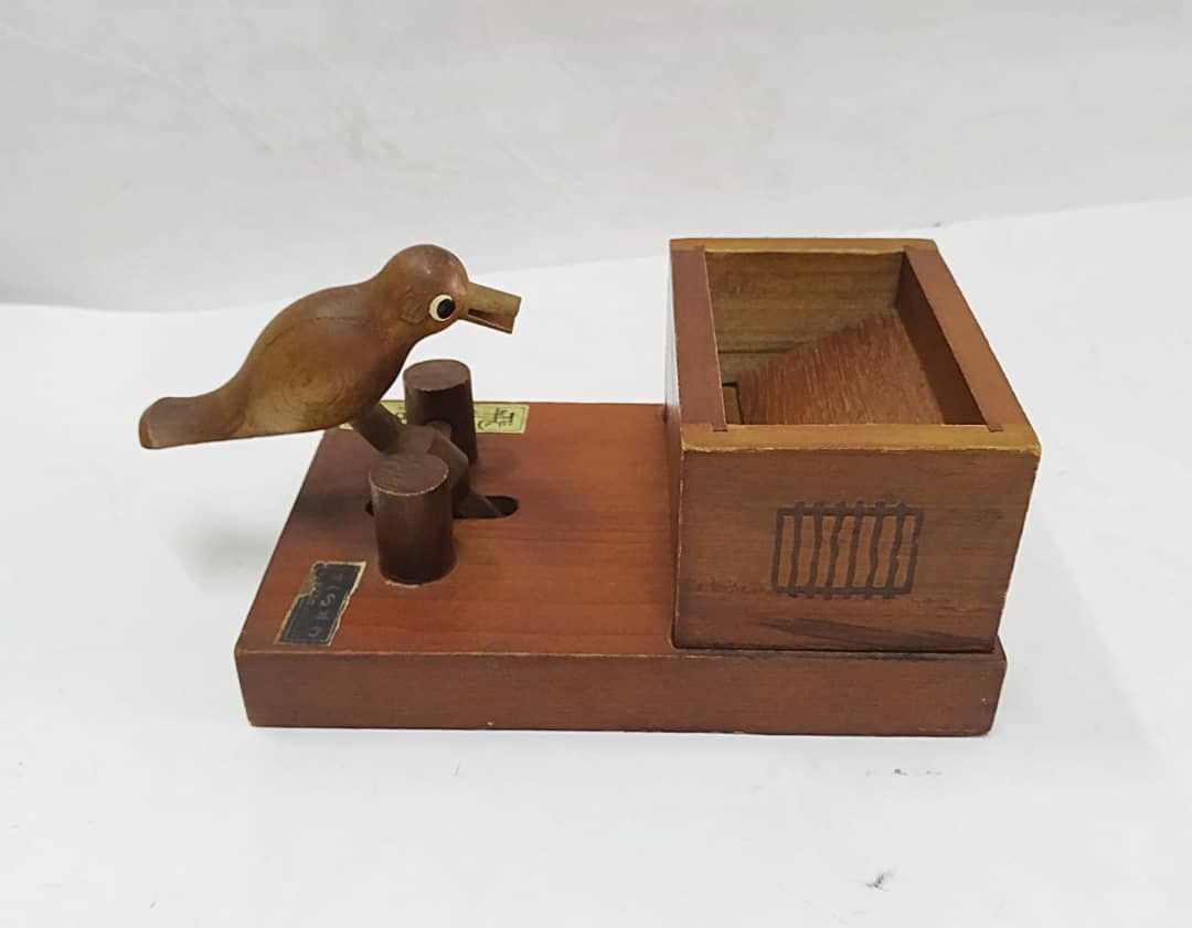 Hakone Yosegi Trick Box Karakuri TOOTHPICK DISPENSER Japan, Hobbies