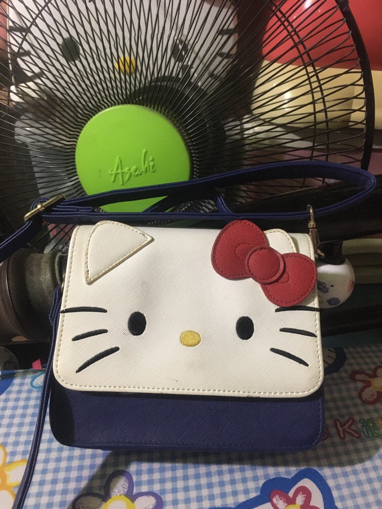 Hello kitty sanrio sling bag on Carousell