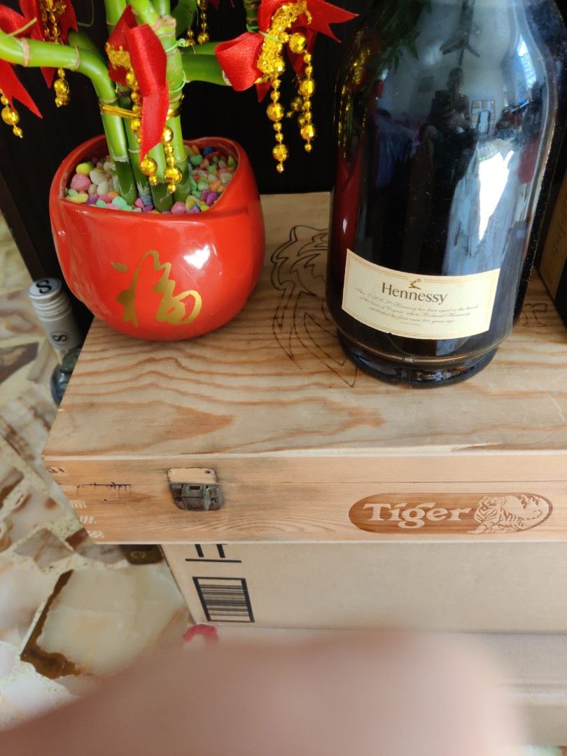 Hennessy VSOP 1 LITER, Food & Drinks, Alcoholic Beverages on Carousell