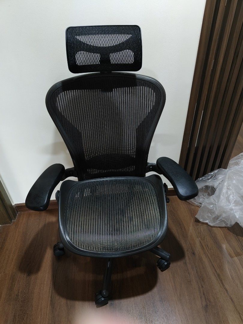 Herman miller store aeron chair sinking