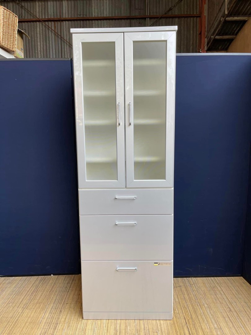 Hettich Pantry / Display 23”L x 16”W x 71”H Duco finish wood 2