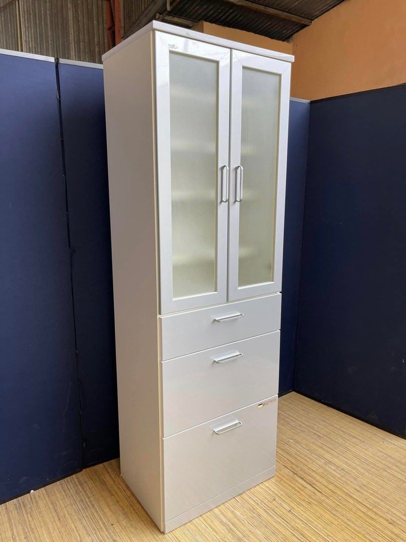 Hettich pantry/Display on Carousell