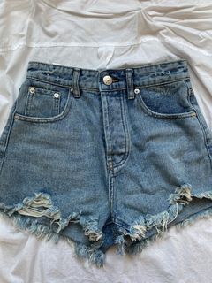 (Category: ) located in . Submitted by daisypaisy (Listing ID 1234880945, Image 1). Description: .
