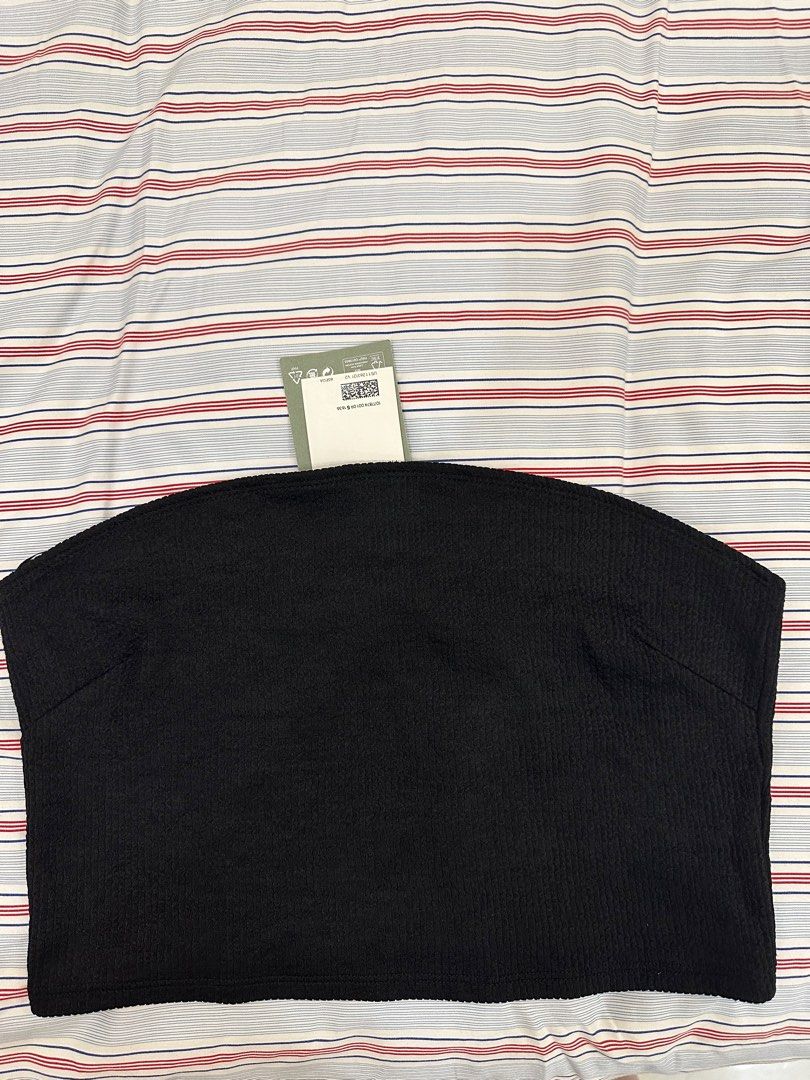 H&M Black Tube Top (Category: Blouses) located in Manila. Submitted by sofffdlr (Listing ID 1234904631, Image 2). Description: .
