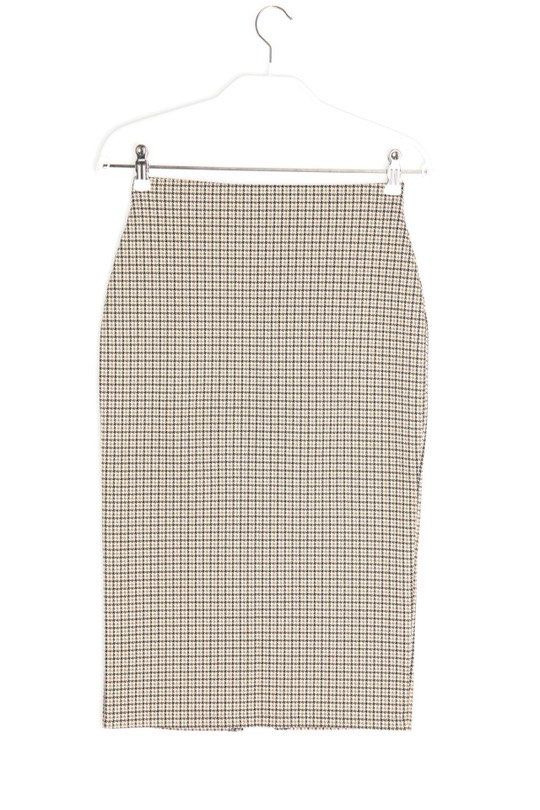 H&M Houndstooth High Waist Skirt (Category: Skirts) located in Makati City. Submitted by ronsy21 (Listing ID 1234840677, Image 2). Description: Never worn..
