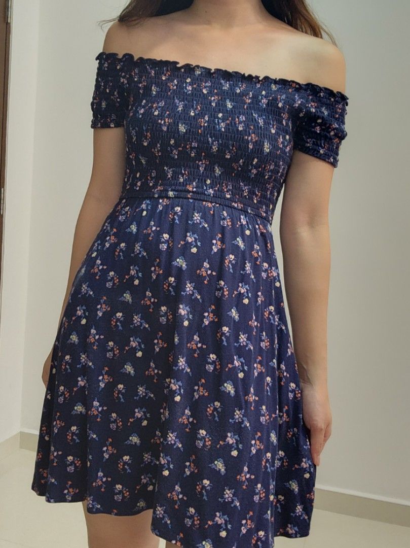 Hollister Smocked off shoulder floral dress, Women's Fashion, Dresses & Sets, Dresses on Carousell Hollister Smocked off shoulder floral dress, Women's Fashion, Dresses & Sets, Dresses on Carousell