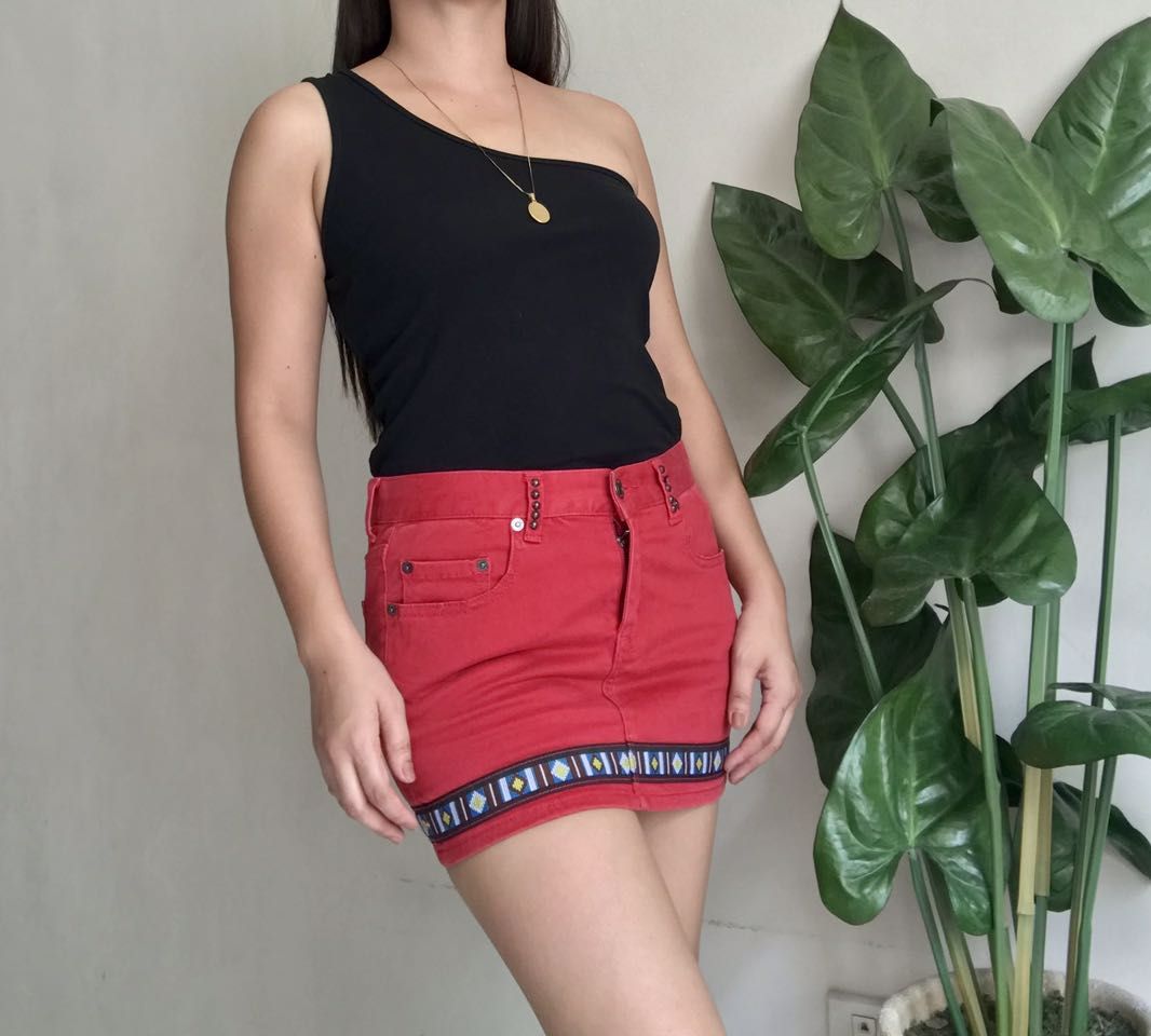IZZUE red xd skirt s to m Women s Fashion Bottoms Skirts on Carousell