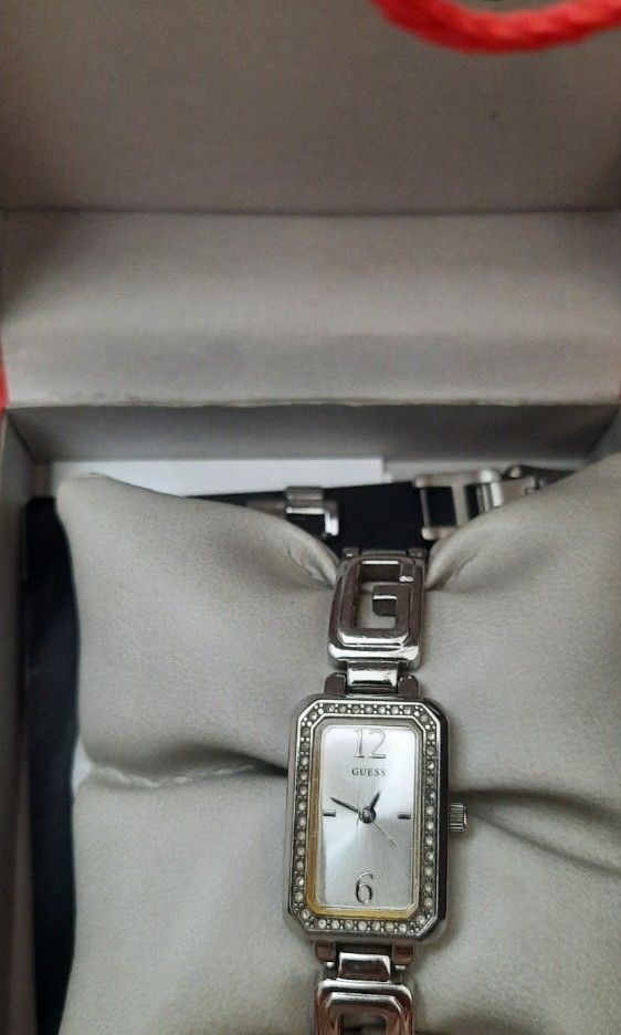 Jam tangan ori merk Guess on Carousell