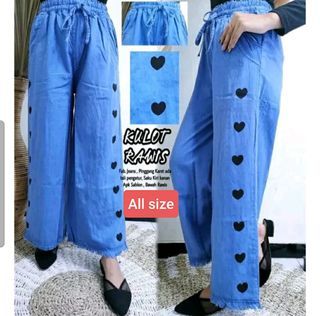 Jeans Love Rawis Import, All size, untuk BB  40-60 kg, dari harga normal Rp. 750.000, sekarang sedang diskon besar-besaran, NEW