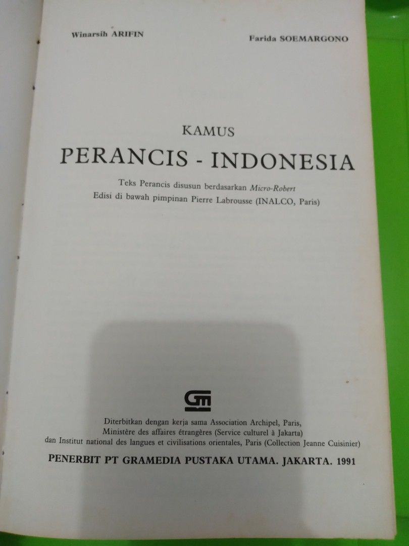 Kamus Perancis Indonesia Winarsih Arifin And Farida Soemargono On Carousell