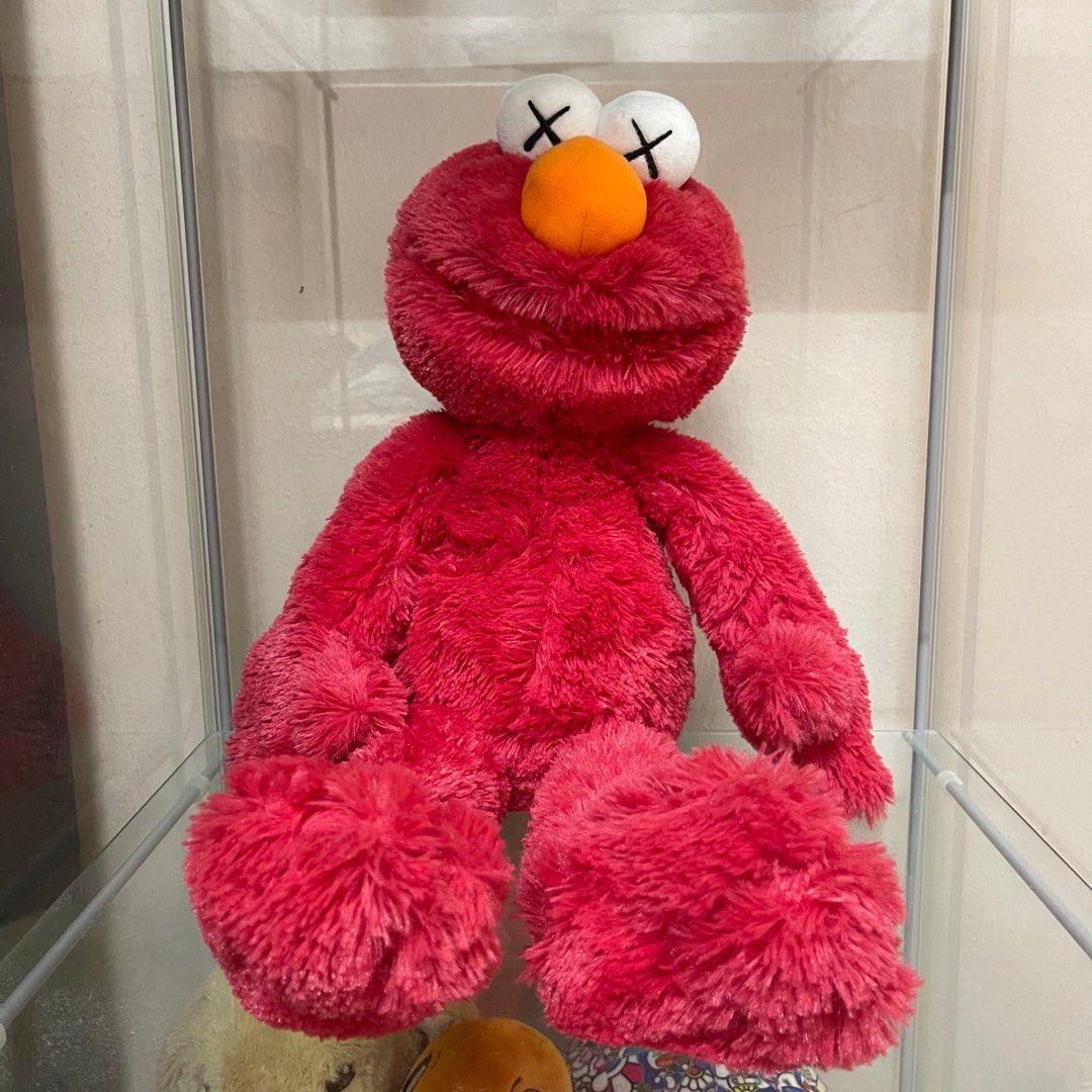 Uniqlo elmo sale soft toy